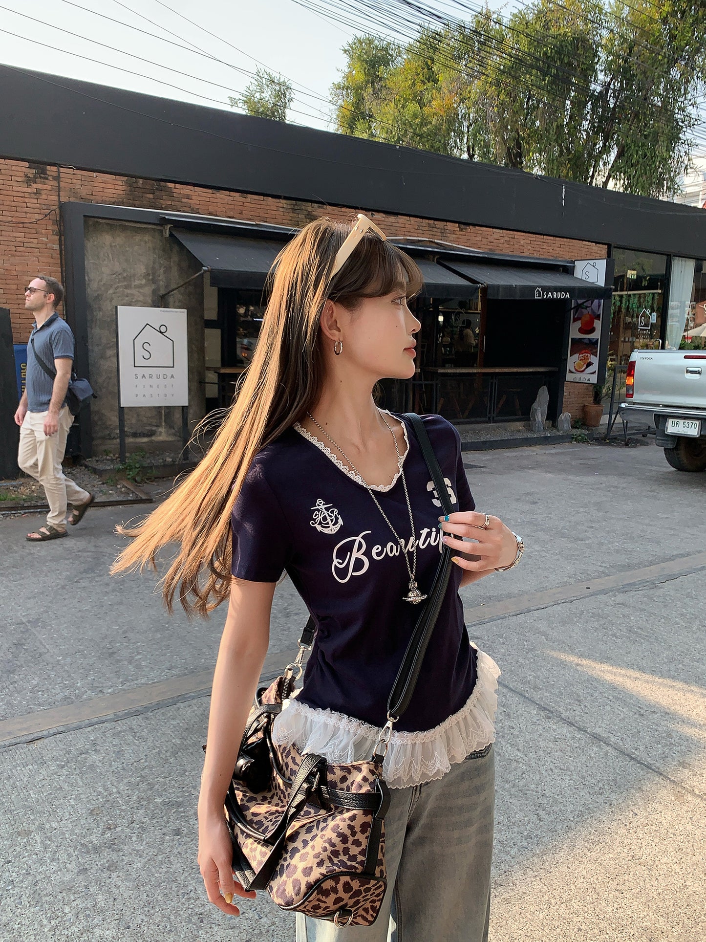 レースフリルスポーティーTシャツ V120