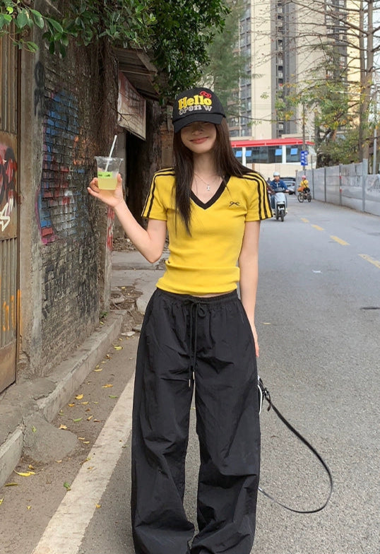 VネックストライプデザインスリムTシャツ