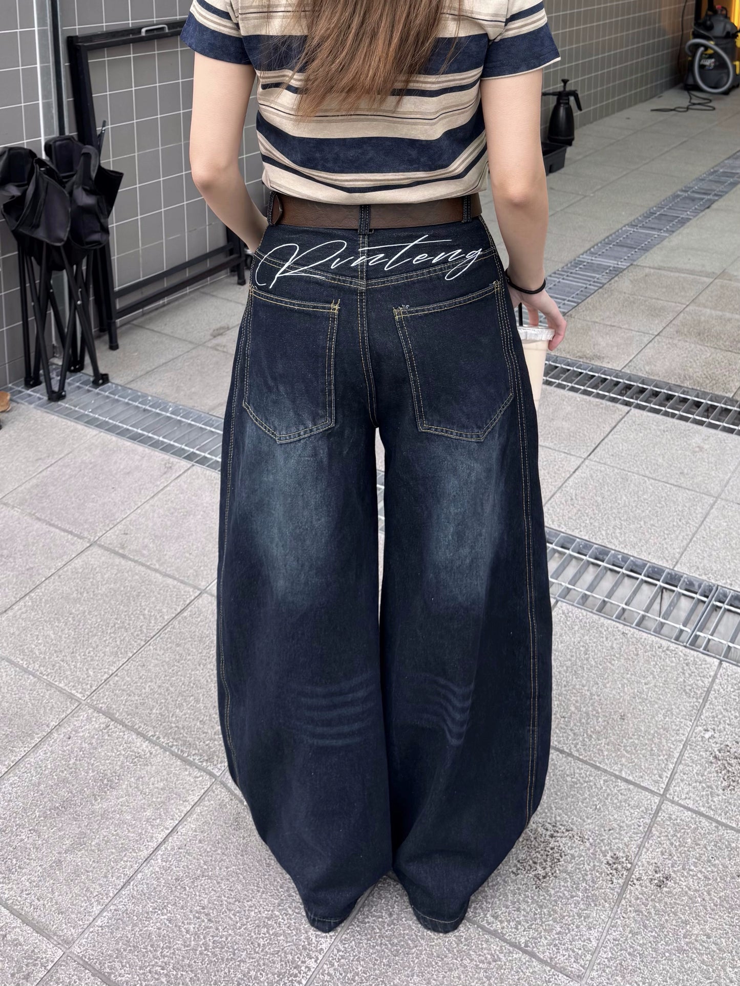 バックロゴワイドデニムパンツ