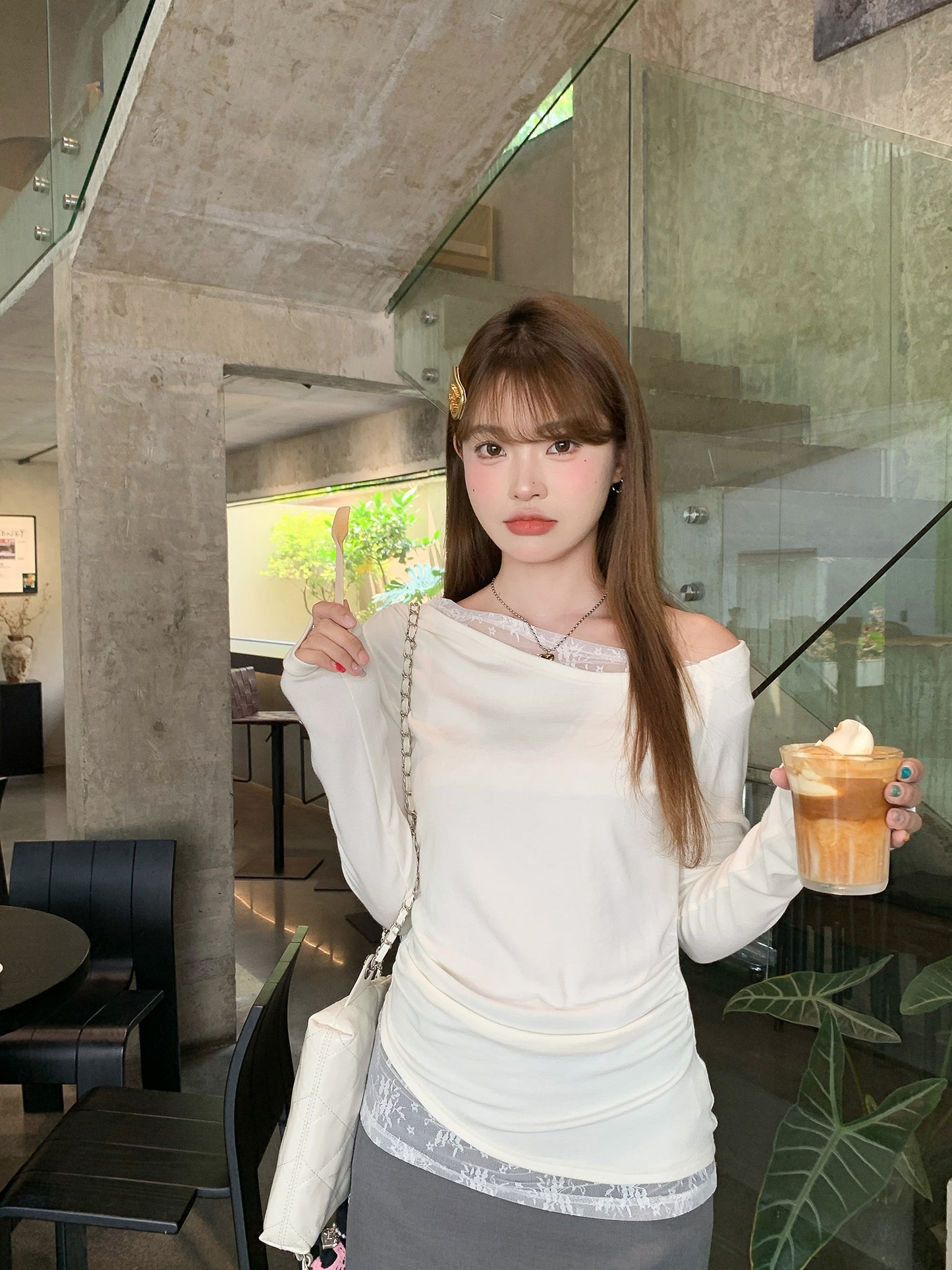オフショルレースレイヤードロングスリーブTシャツ