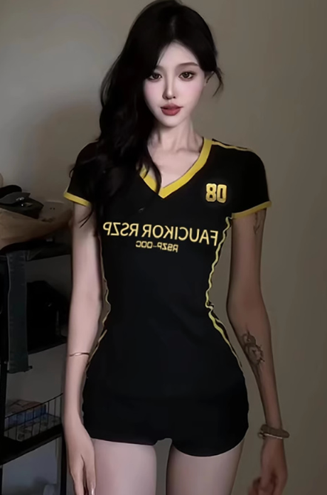 スポーティVネックTシャツ