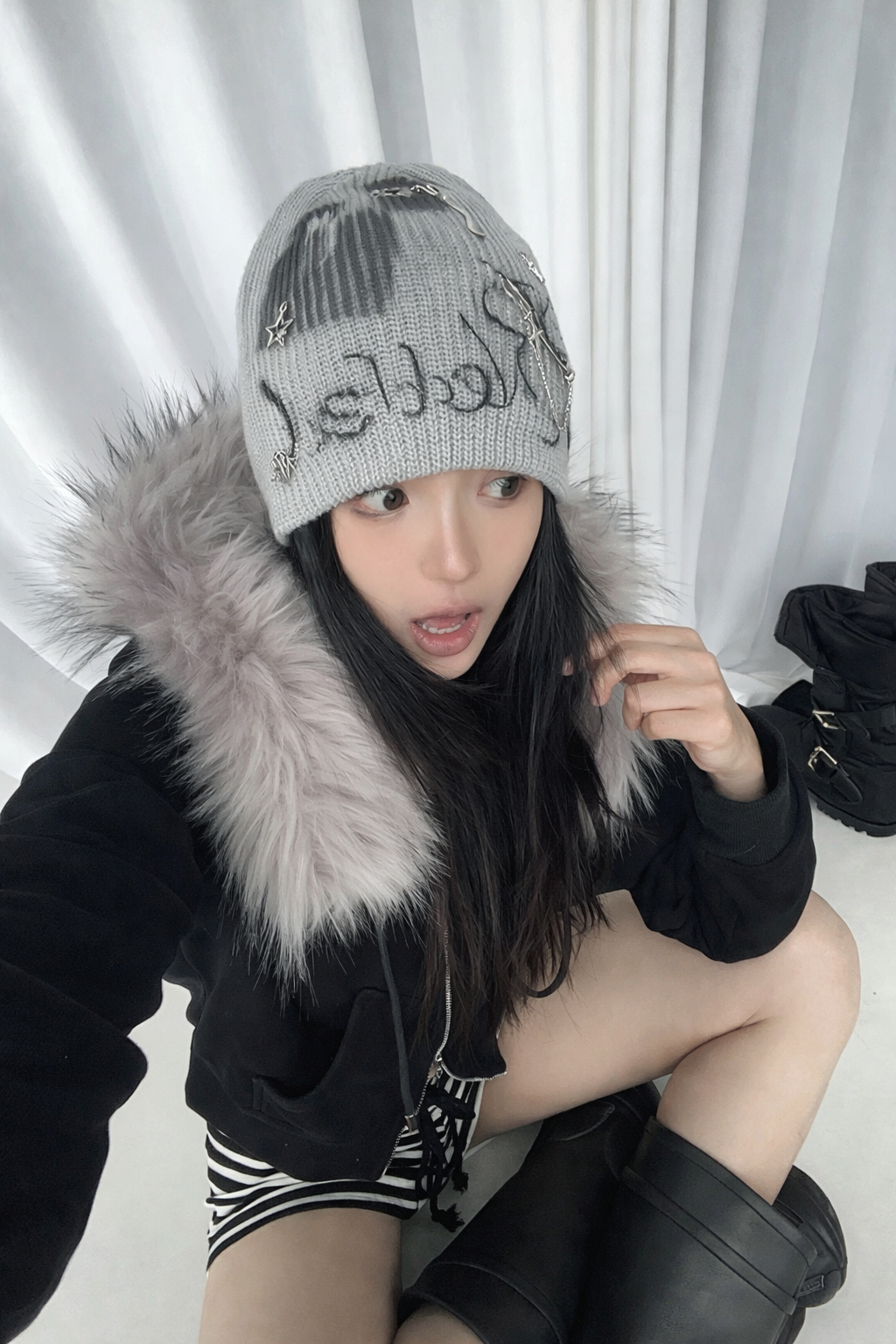 グランジロゴリブニットビーニー