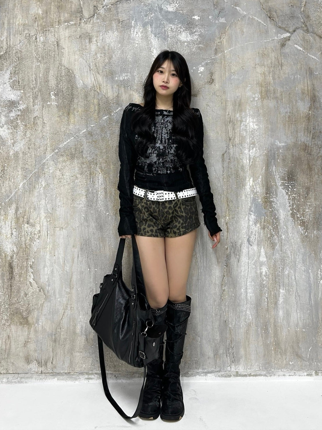グラフィティワンショルダー ロングTシャツ