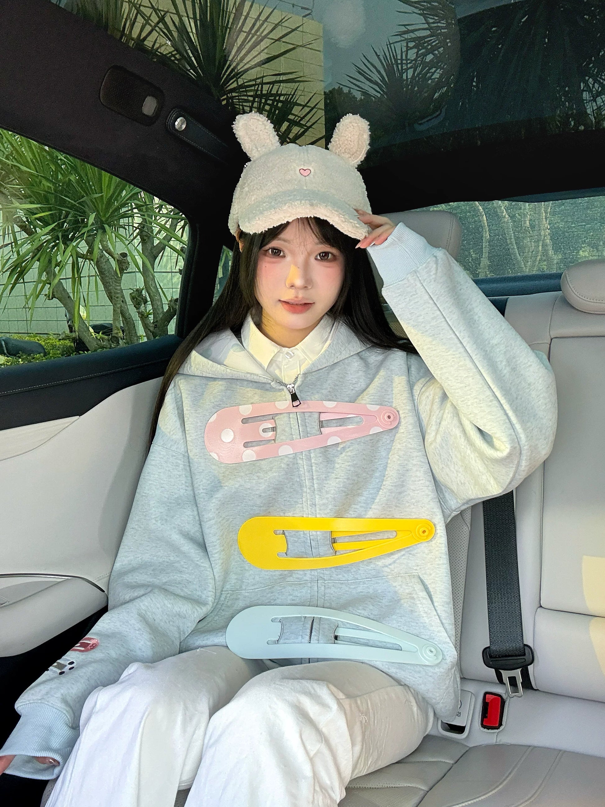 ビッグヘアピンデザインジップパーカー