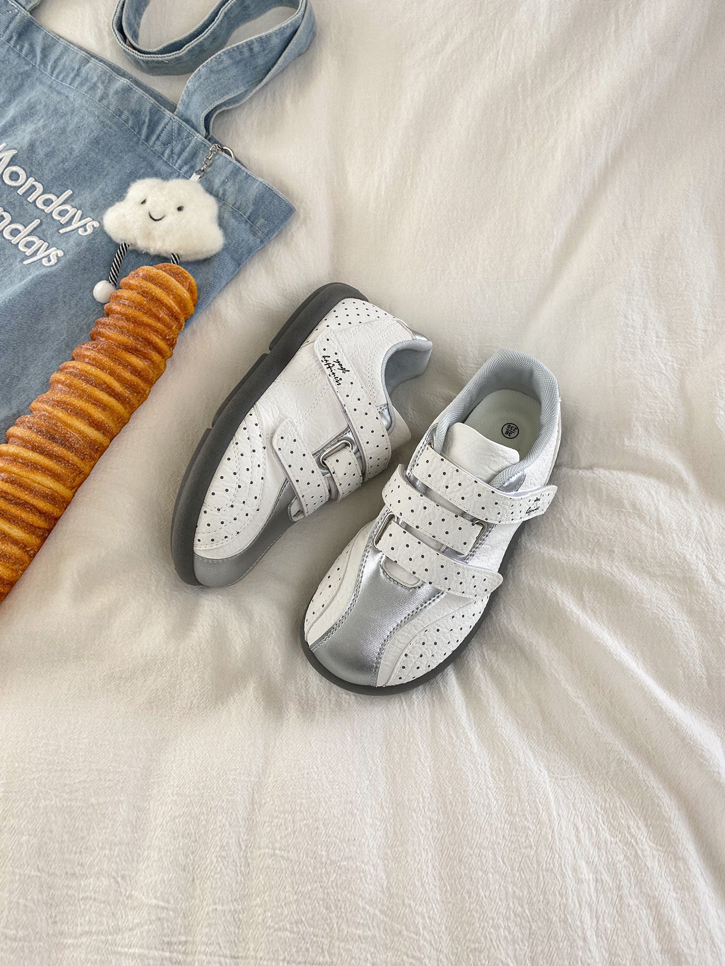 レトロローカットスニーカー