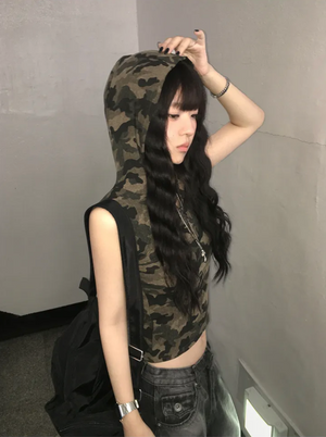 カモフードノースリーブ