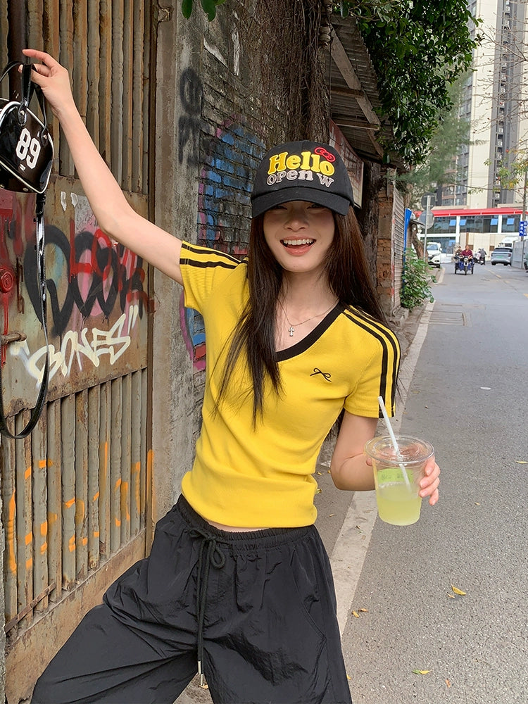 VネックストライプデザインスリムTシャツ