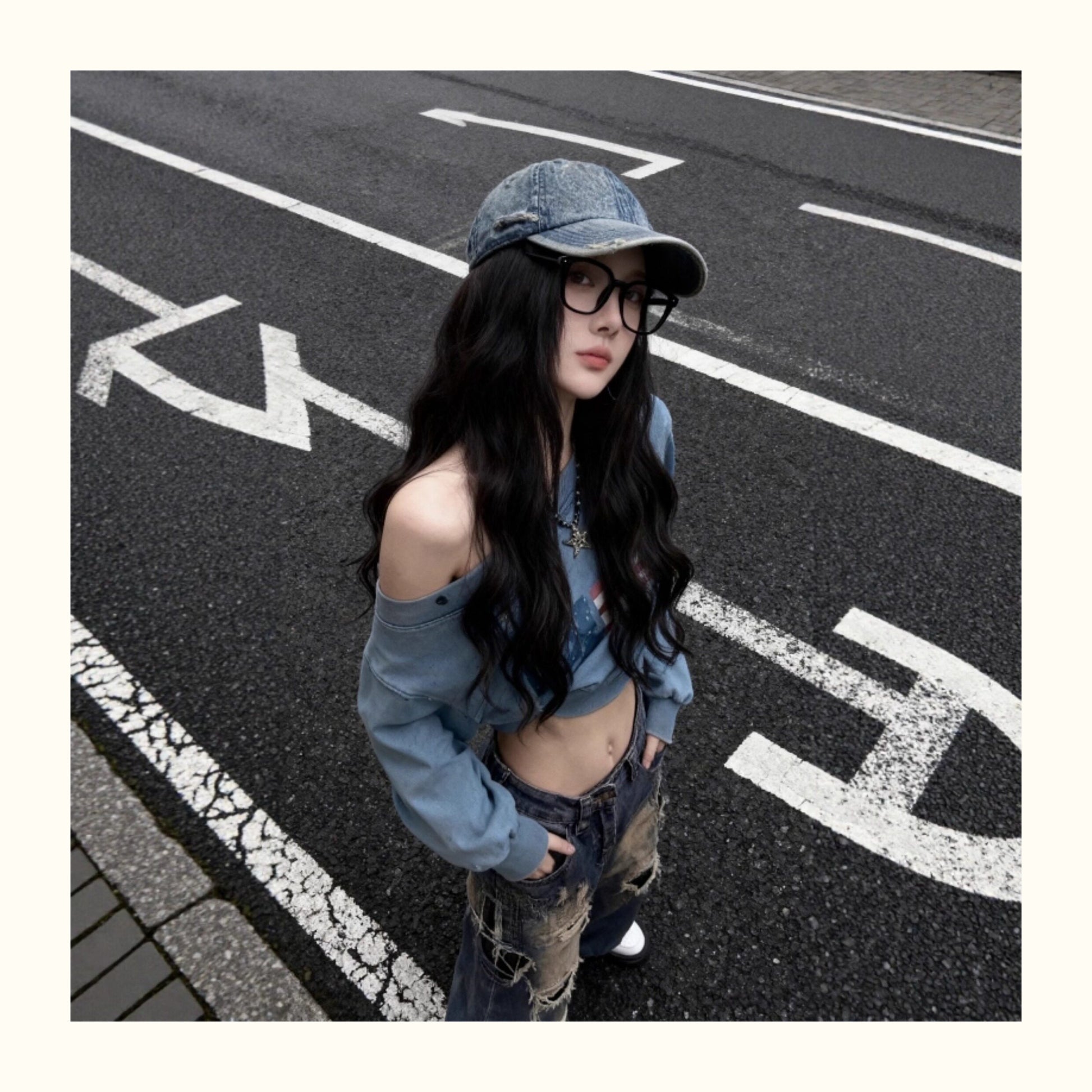 アメリカンロゴオフショルスウェット