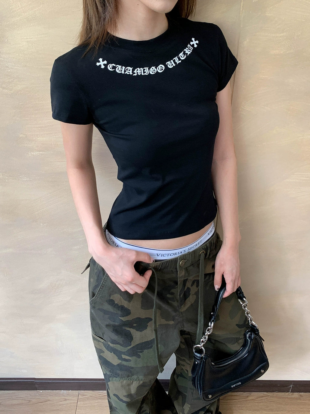 アーチロゴクロップドTシャツ