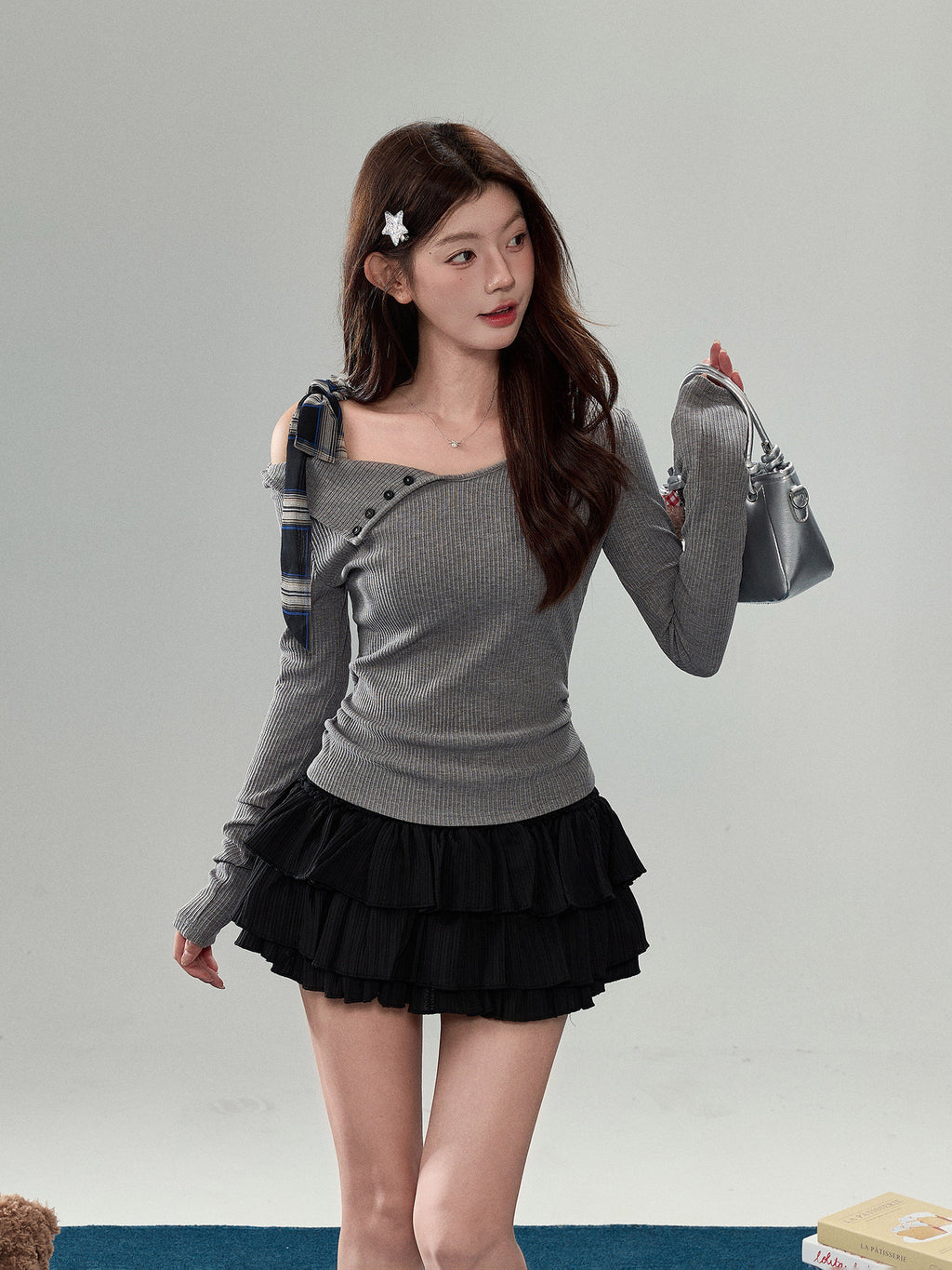 リボンショルダースリムリブトップス