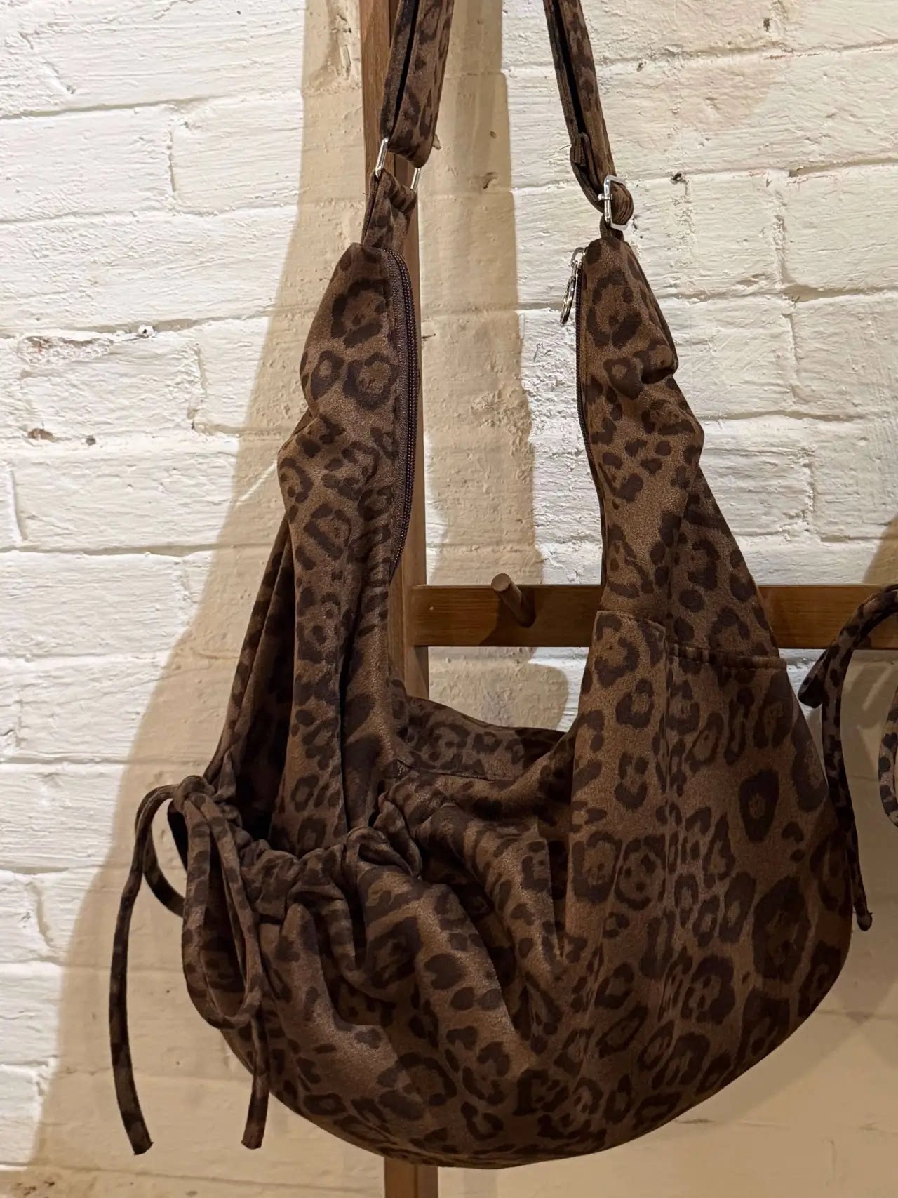 カジュアルレオパードスリングバッグ