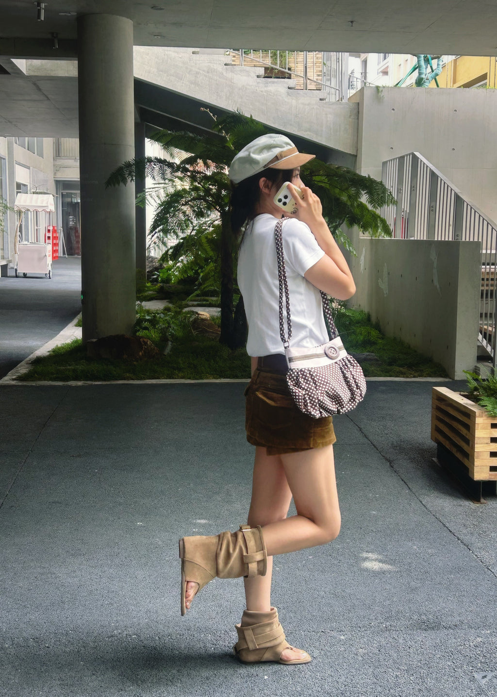 ボタンアクセントミニバッグ