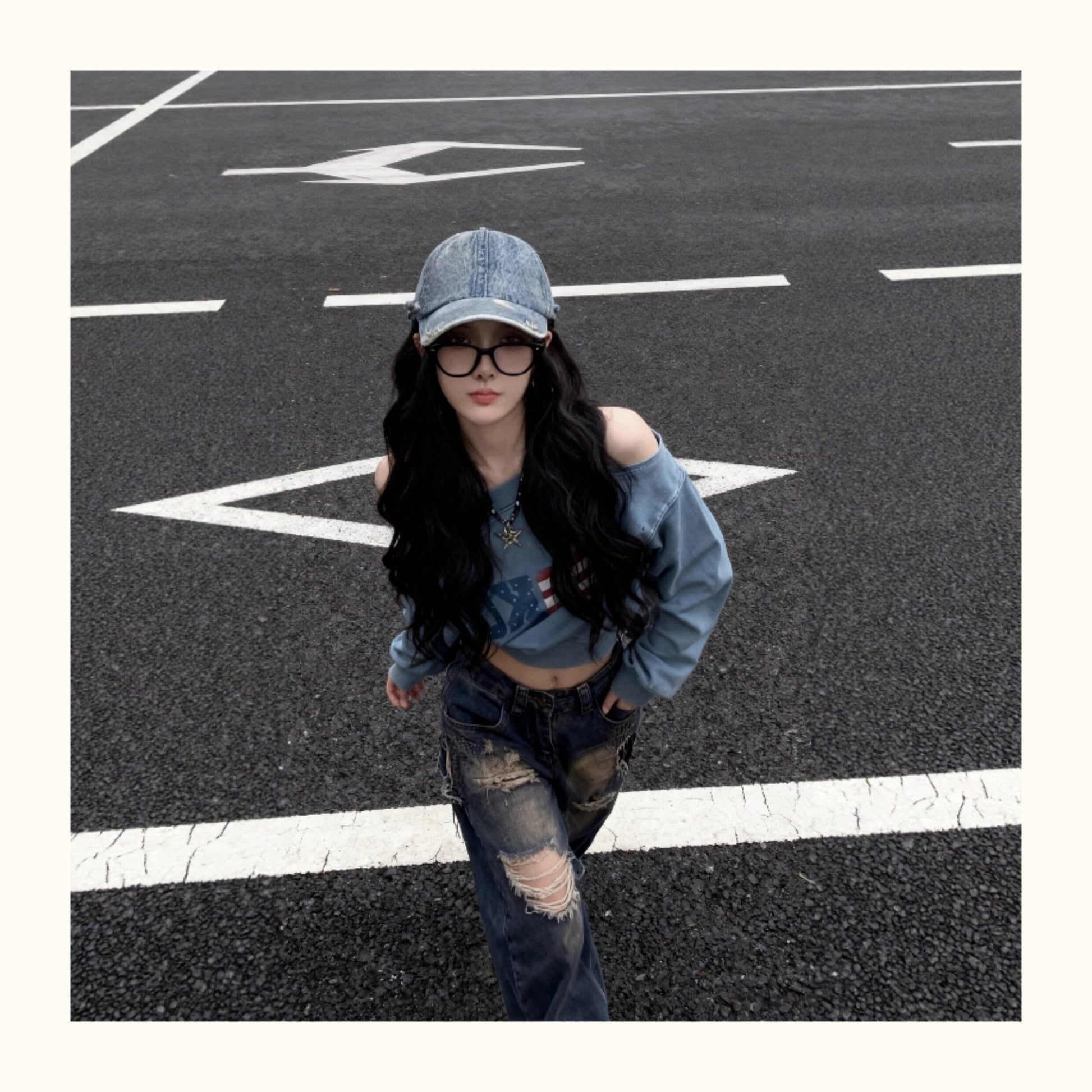 アメリカンロゴオフショルスウェット