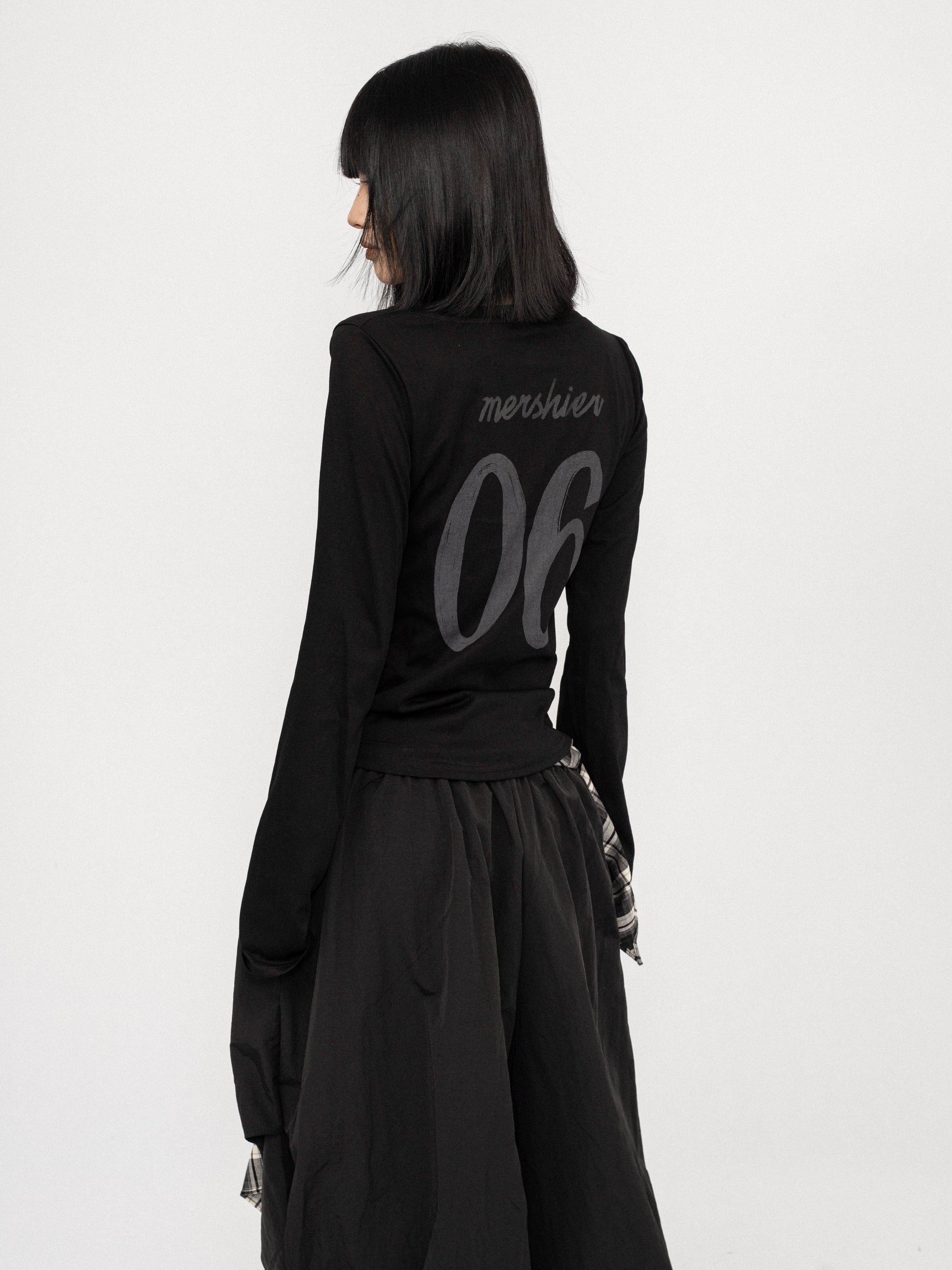 ゴシックローズ クロススリムトップス