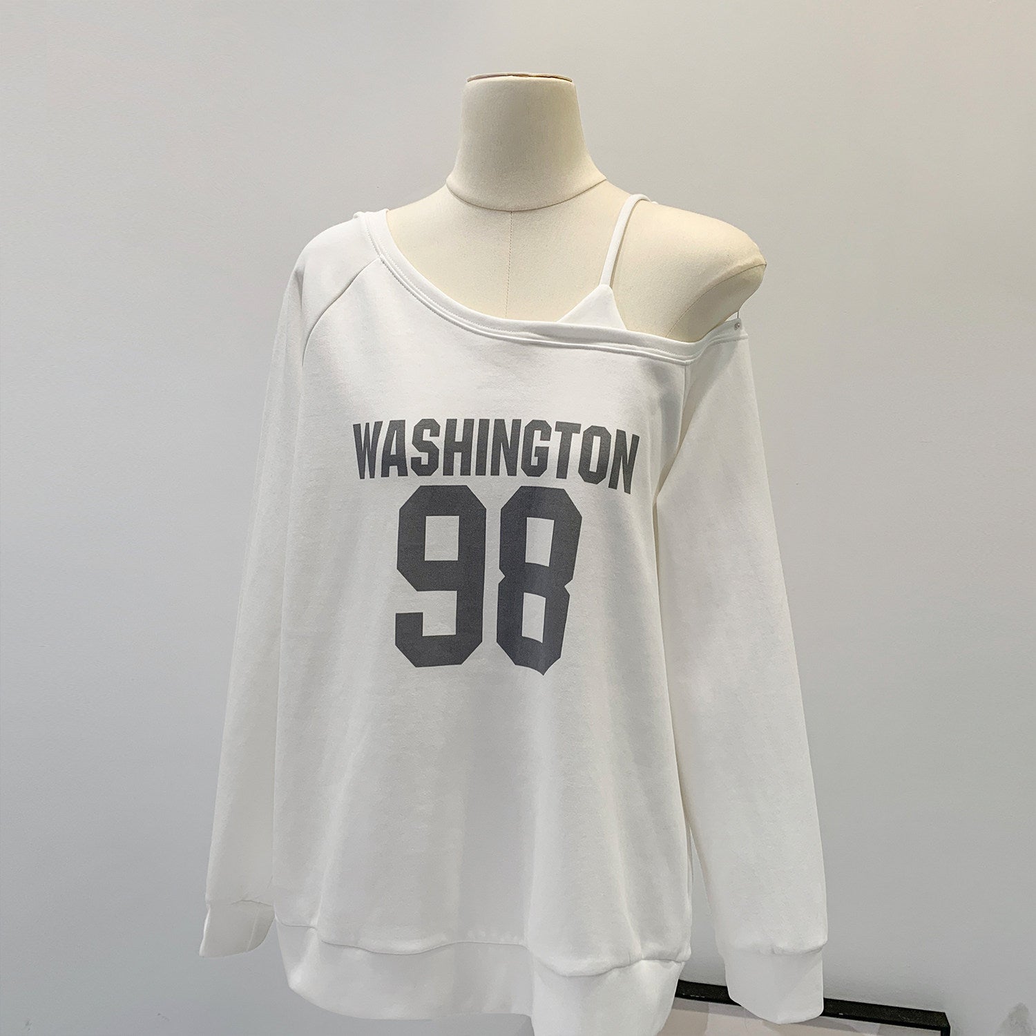 ナンバリング ワンショルスウェット