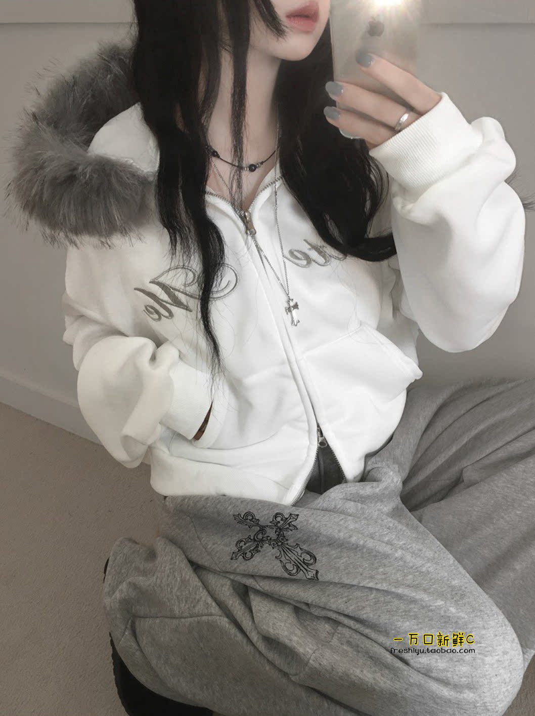 シルバーラインロゴ ファージップパーカー