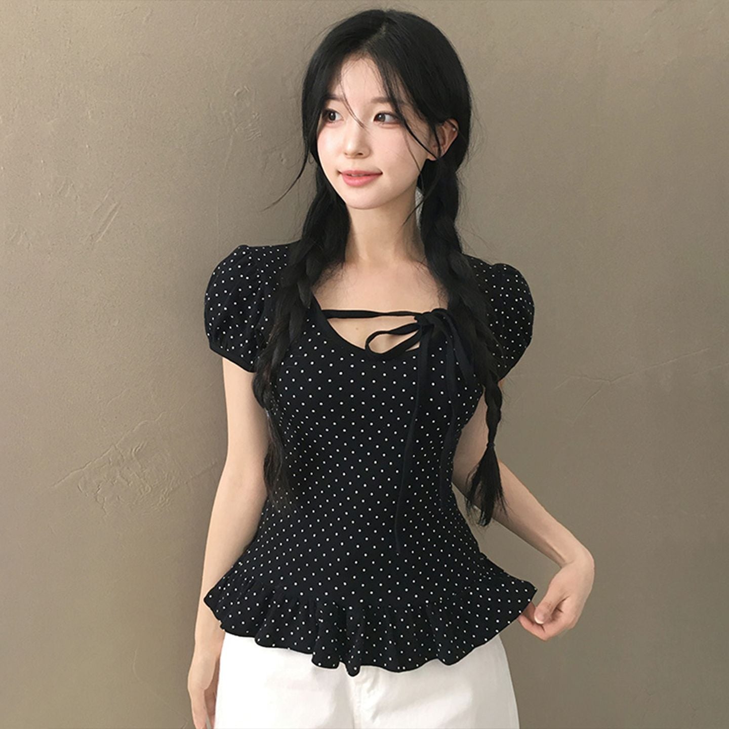 ドットフリル スクエアネックTシャツ