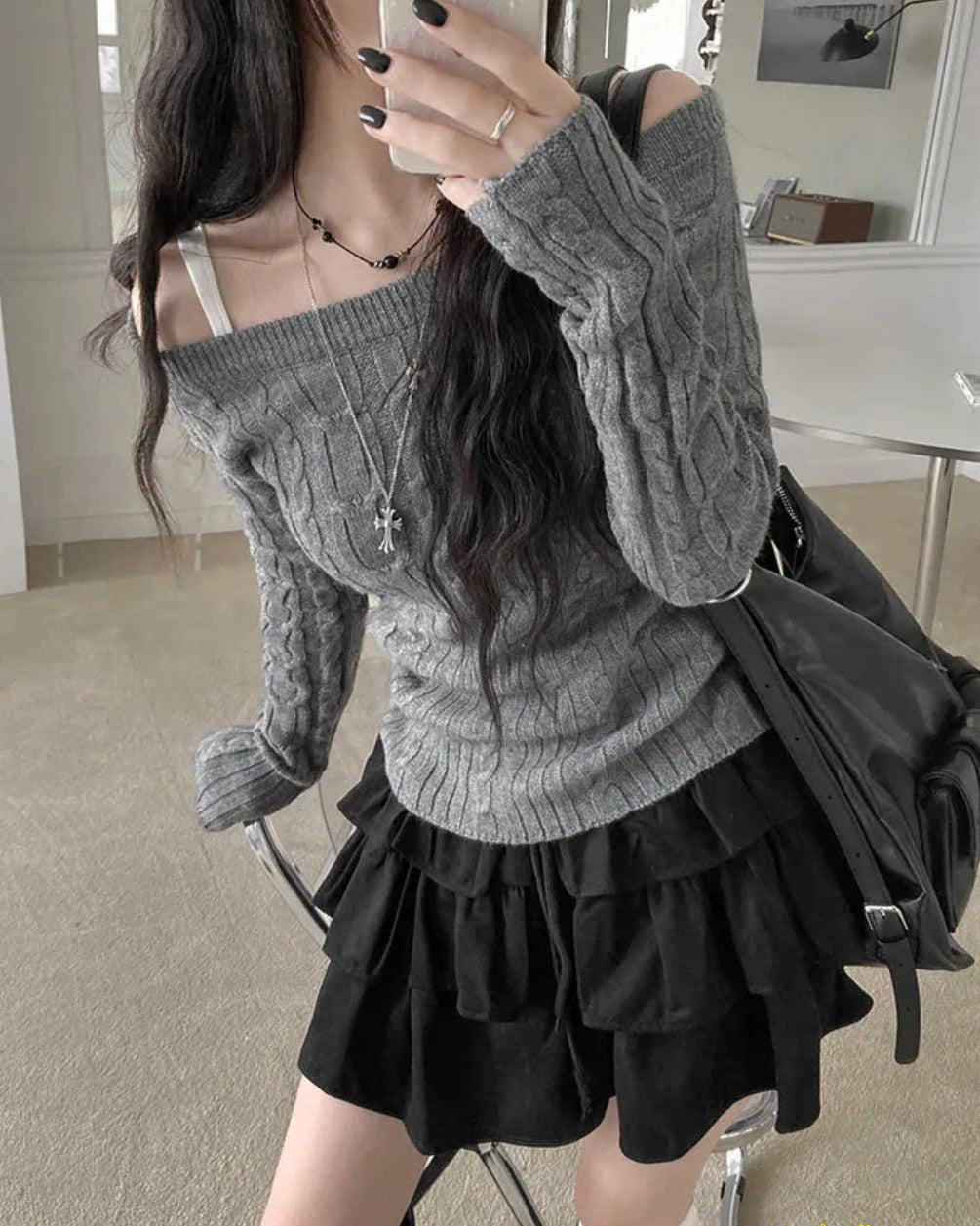 オフショル フィットニットトップス