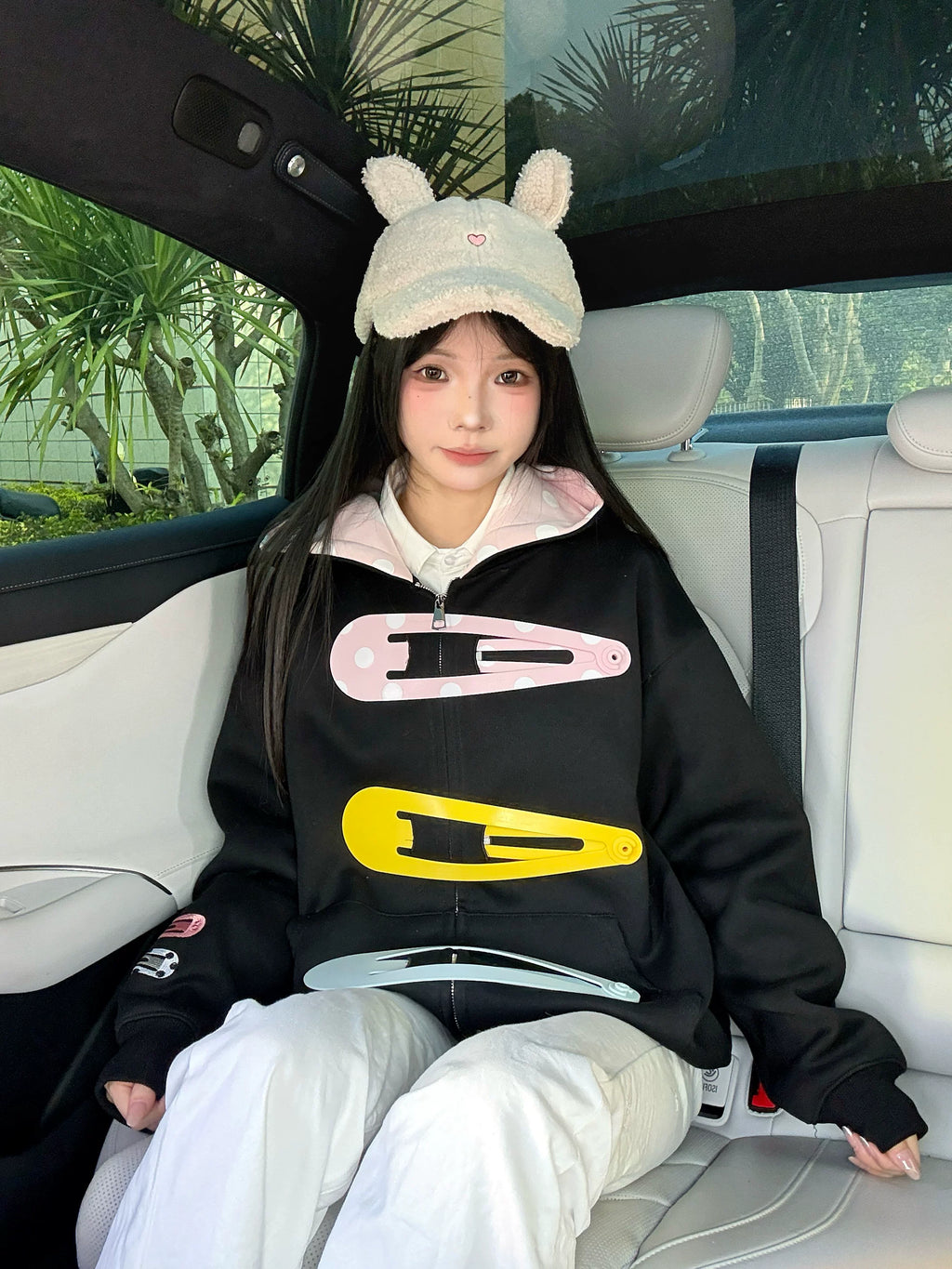 ビッグヘアピンデザインジップパーカー