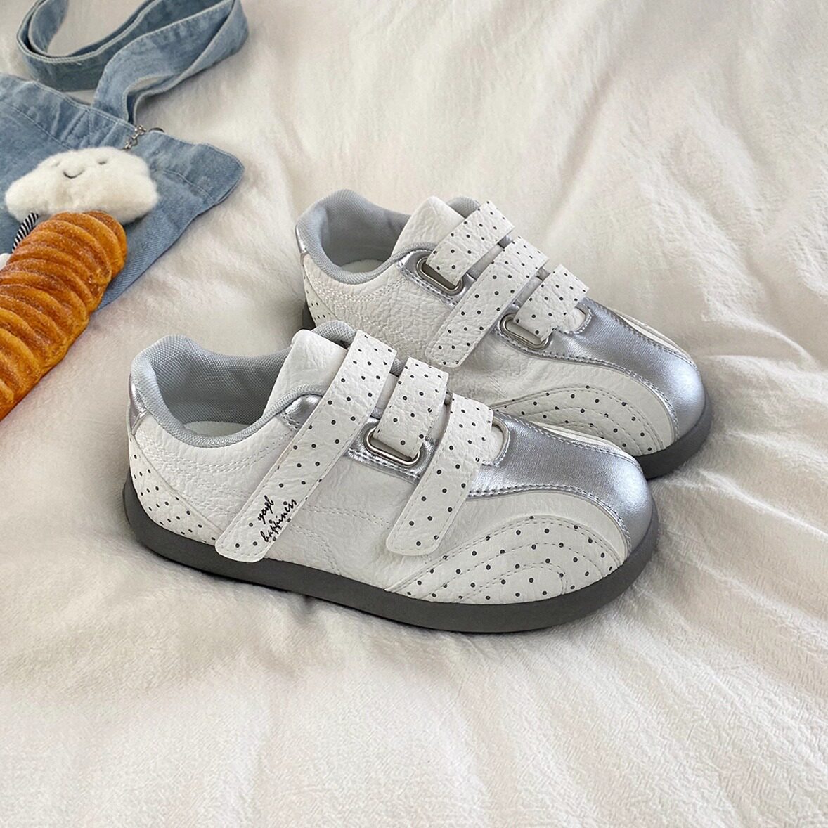 レトロローカットスニーカー