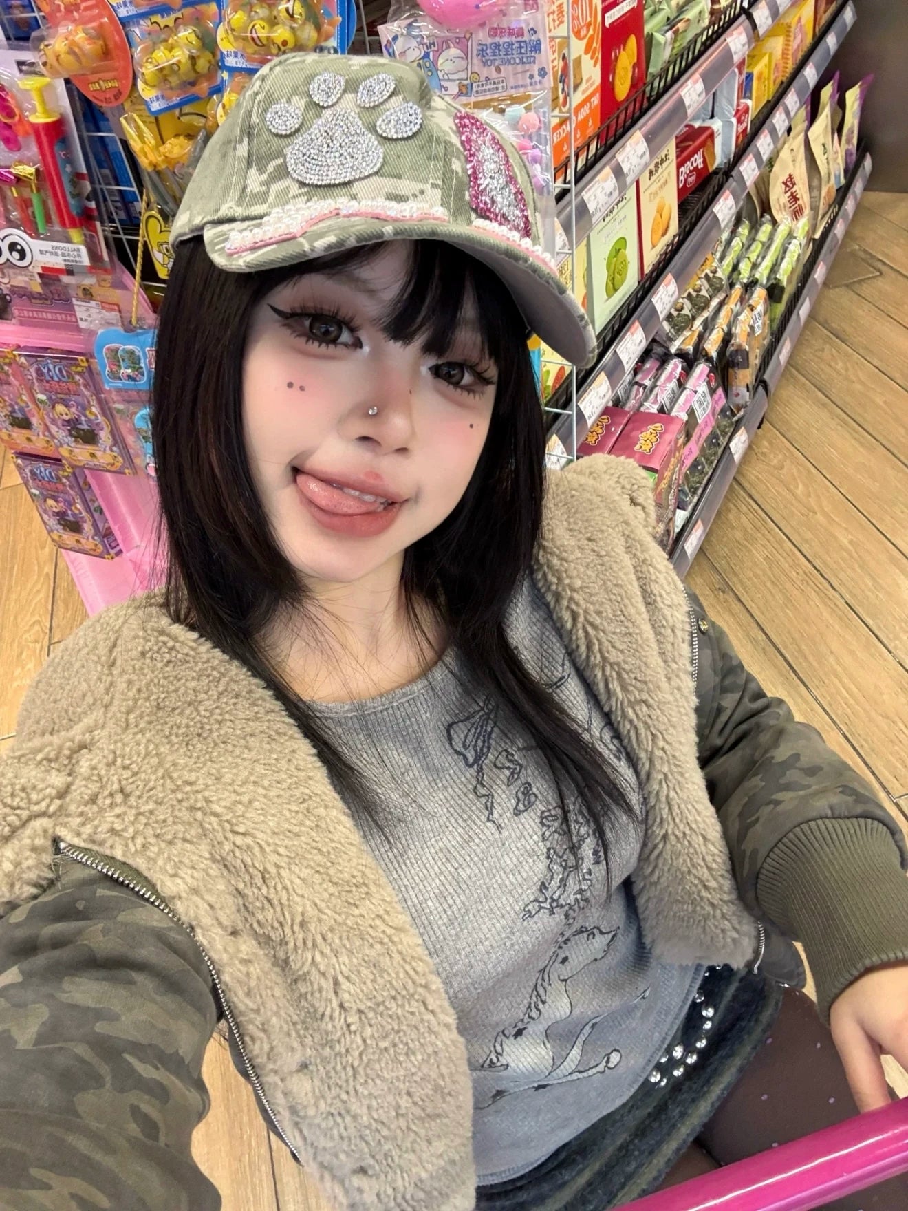 ラインストーンパウデコキャップ