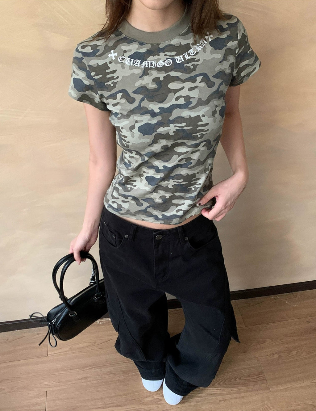 アーチロゴクロップドTシャツ