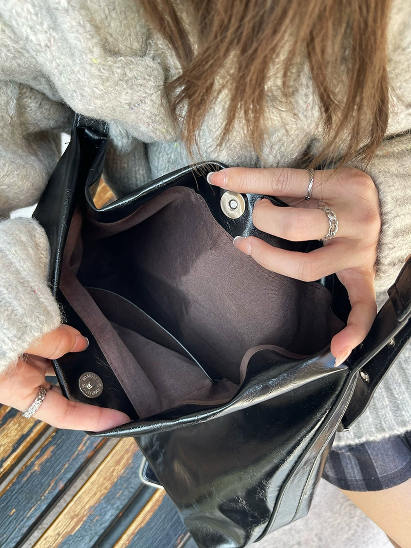 【完売必至】The Row Envelope レザークロスボディバッグ Women's Bags: Totes, Crossbody, & Clutches | The Row