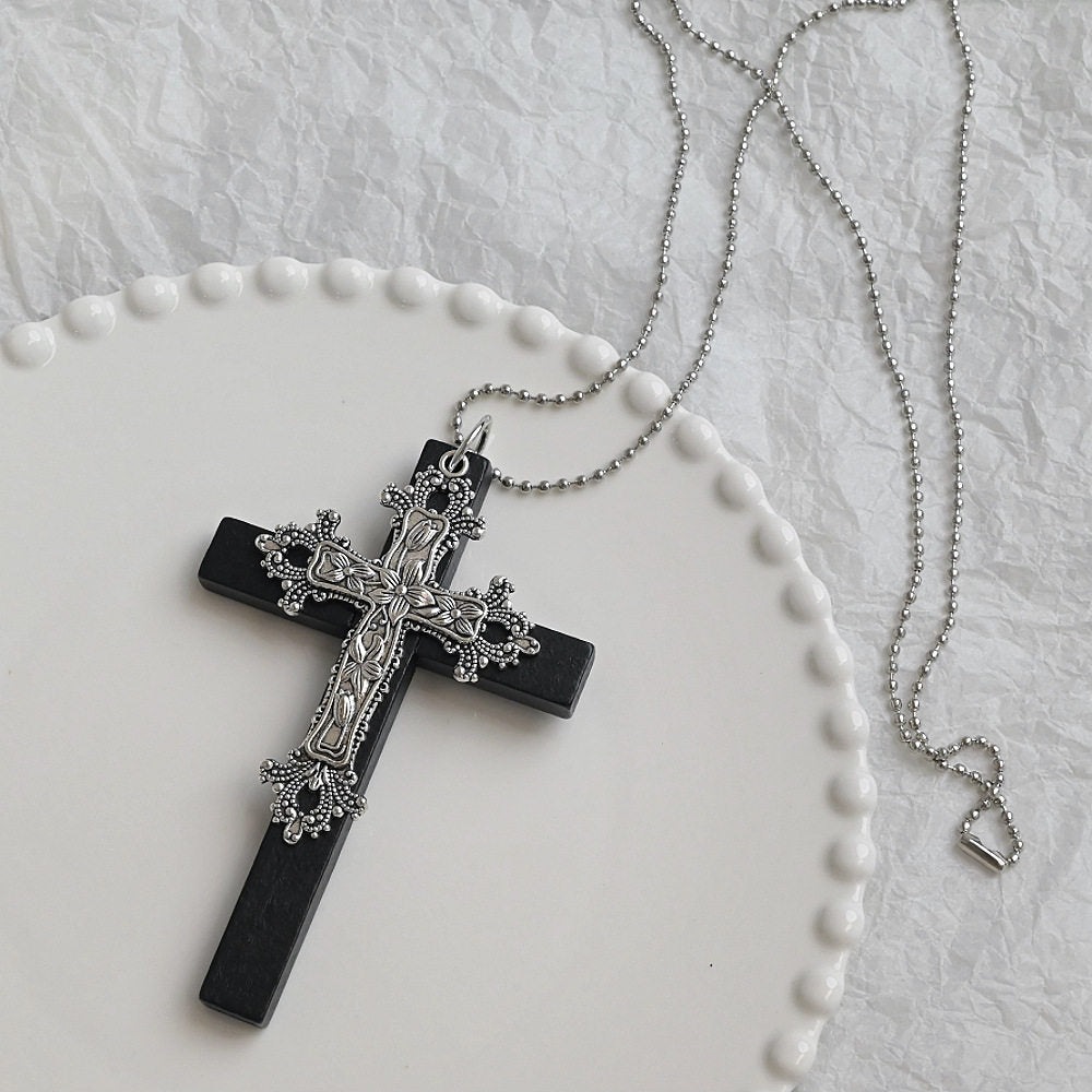 アンティーククロスペンダントネックレス