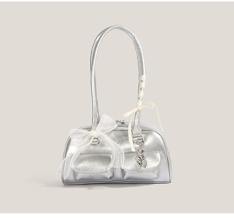 エナメルハンドバッグ