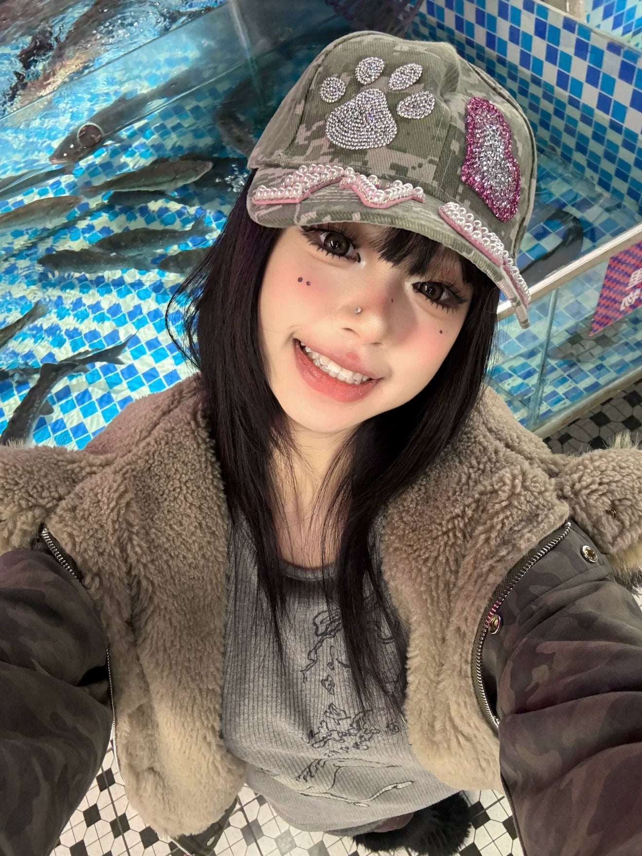 ラインストーンパウデコキャップ