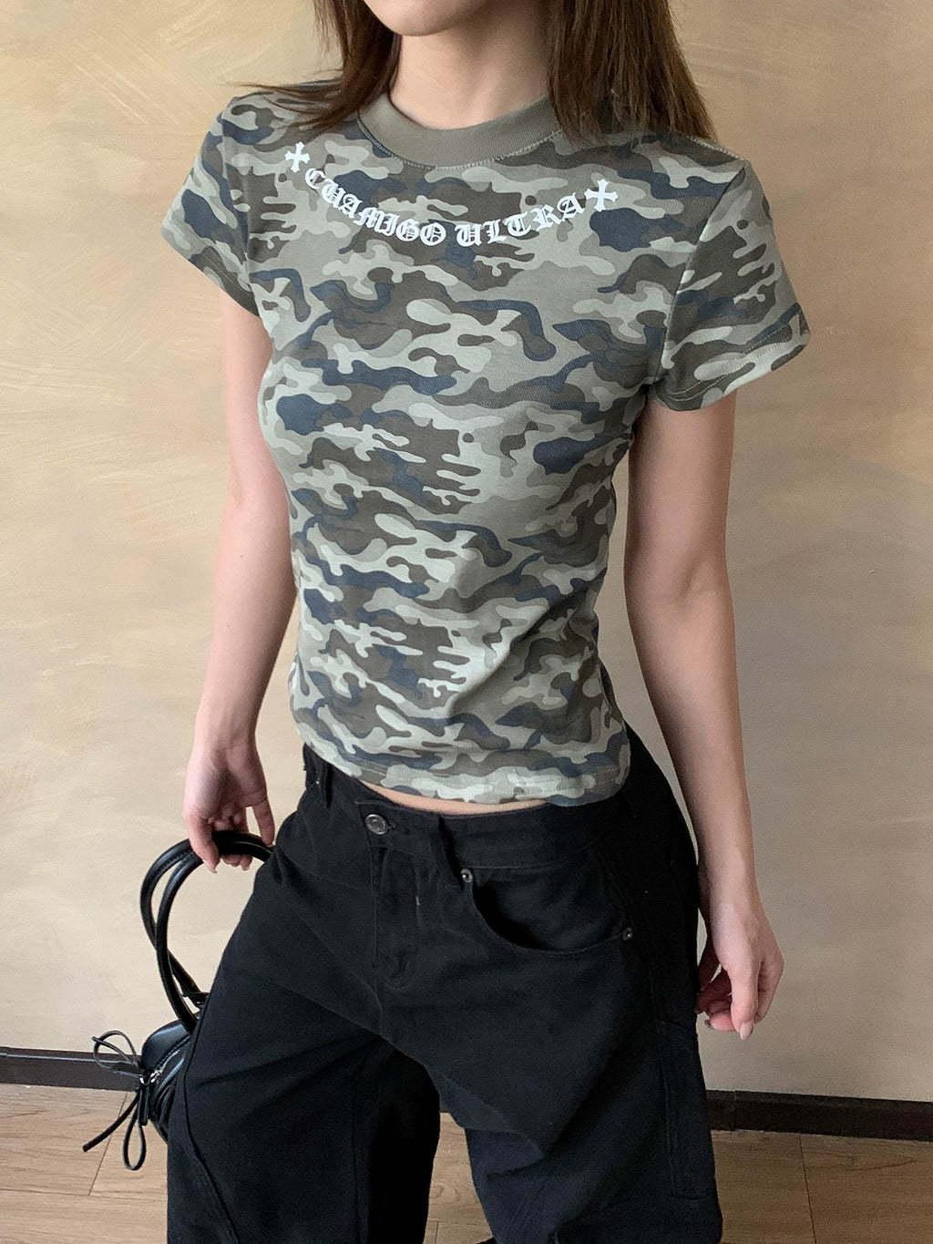 アーチロゴクロップドTシャツ