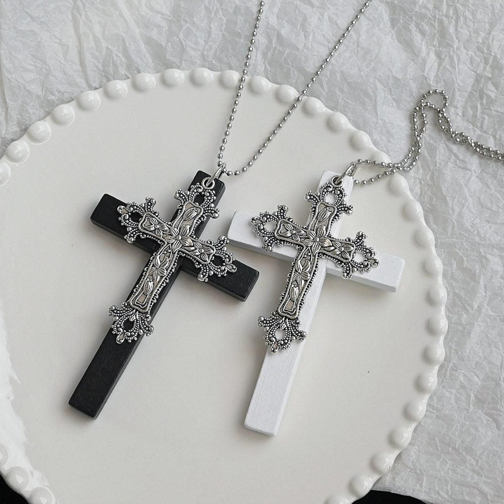 アンティーククロスペンダントネックレス