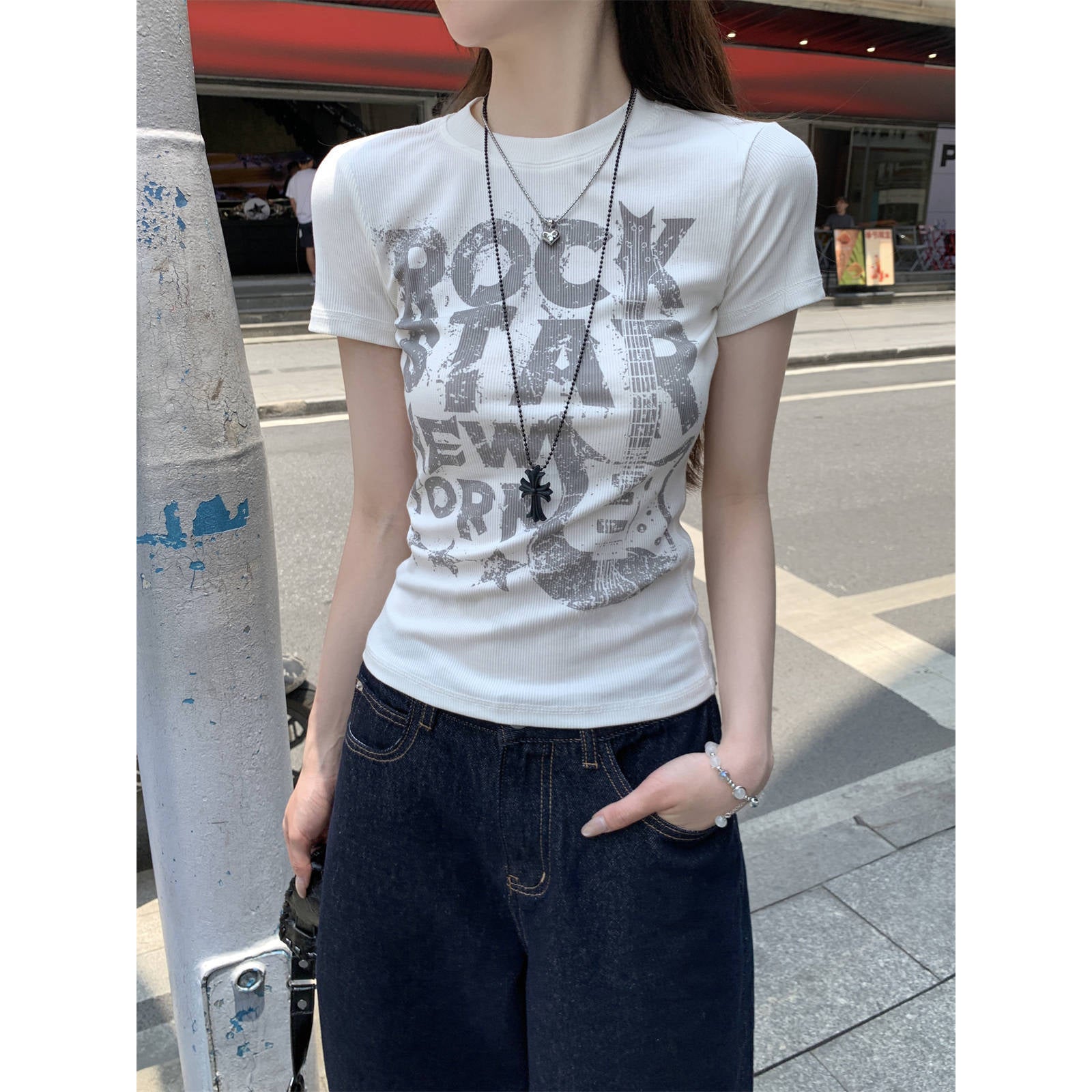 ロックグラフィック クルーネックTシャツ