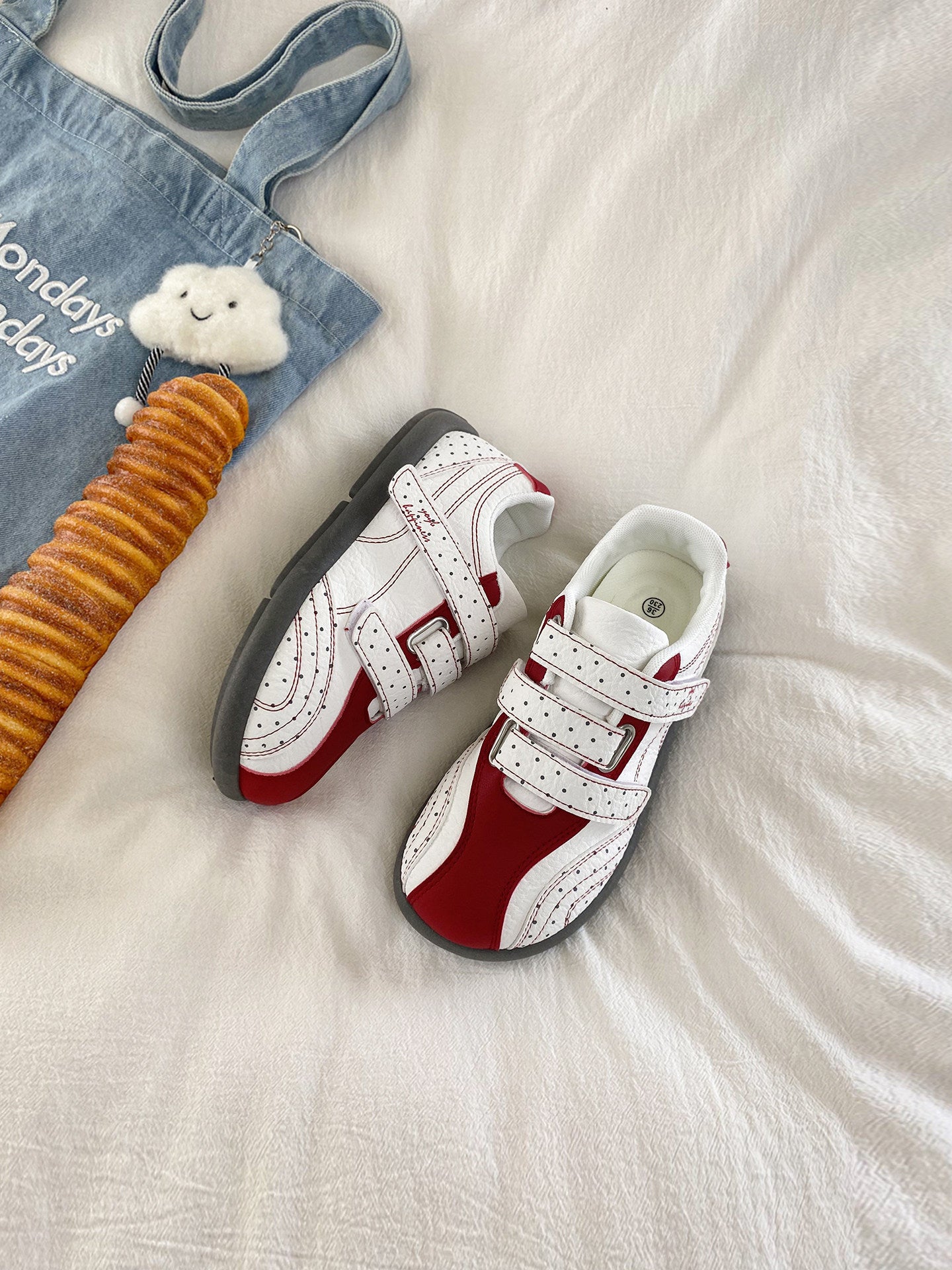 レトロローカットスニーカー