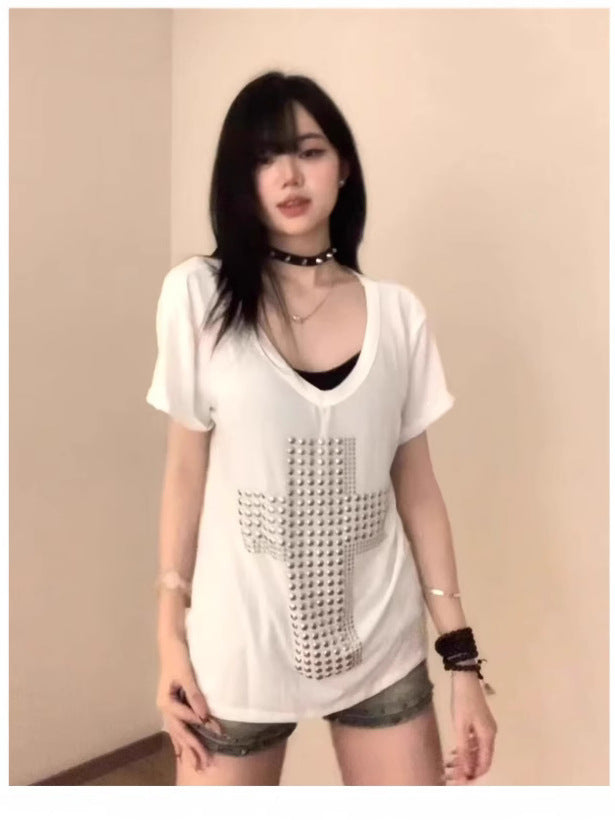 スタッズクロスVネックTシャツ
