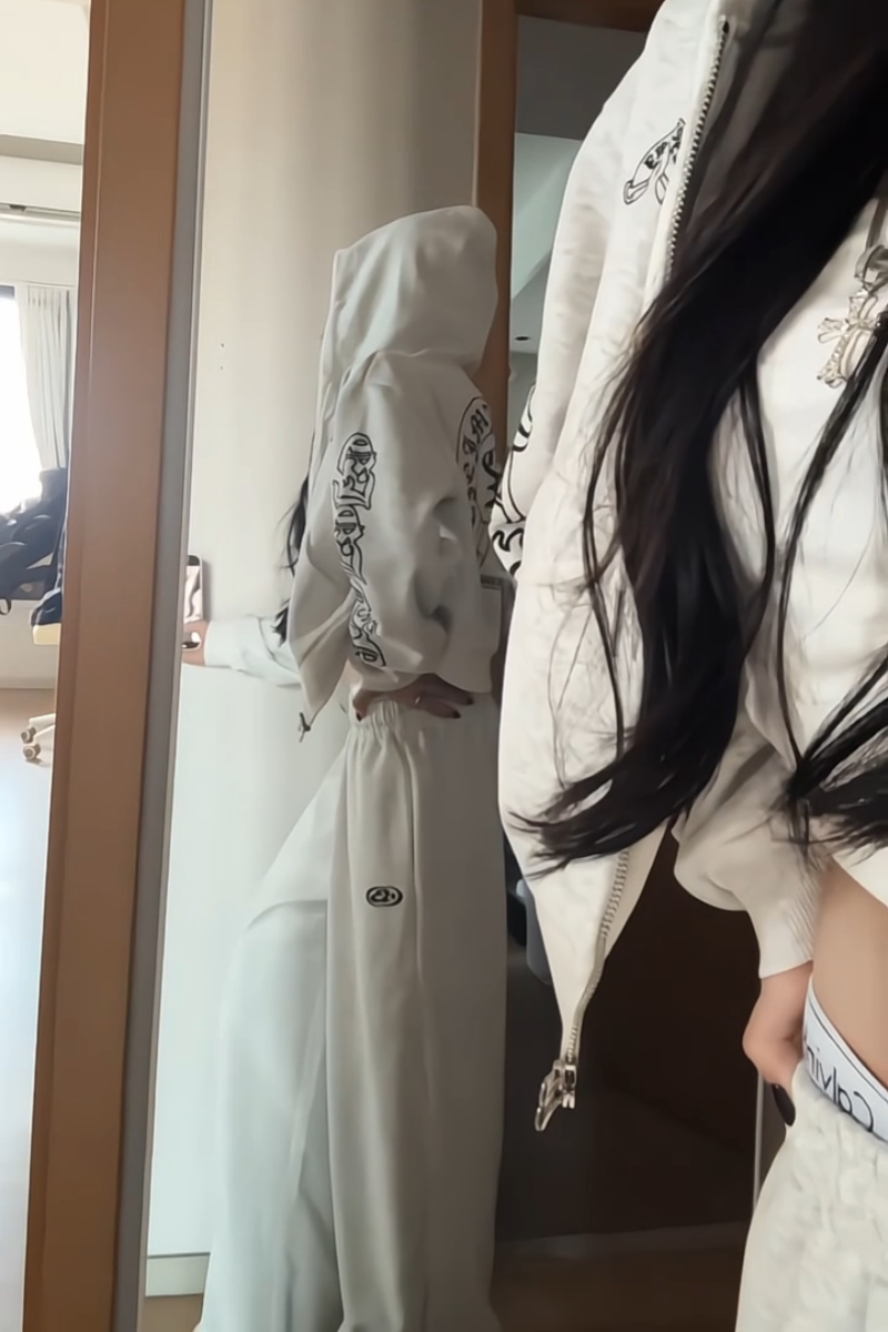 フレイムロゴ クロップドスウェットセットアップ