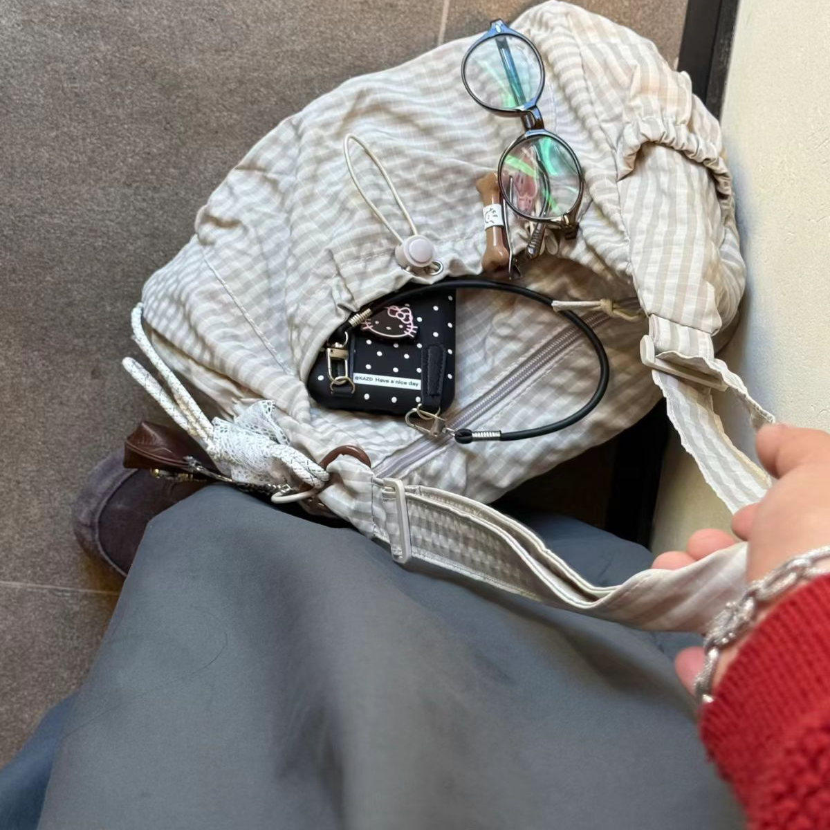 ルーズショルダーバッグ