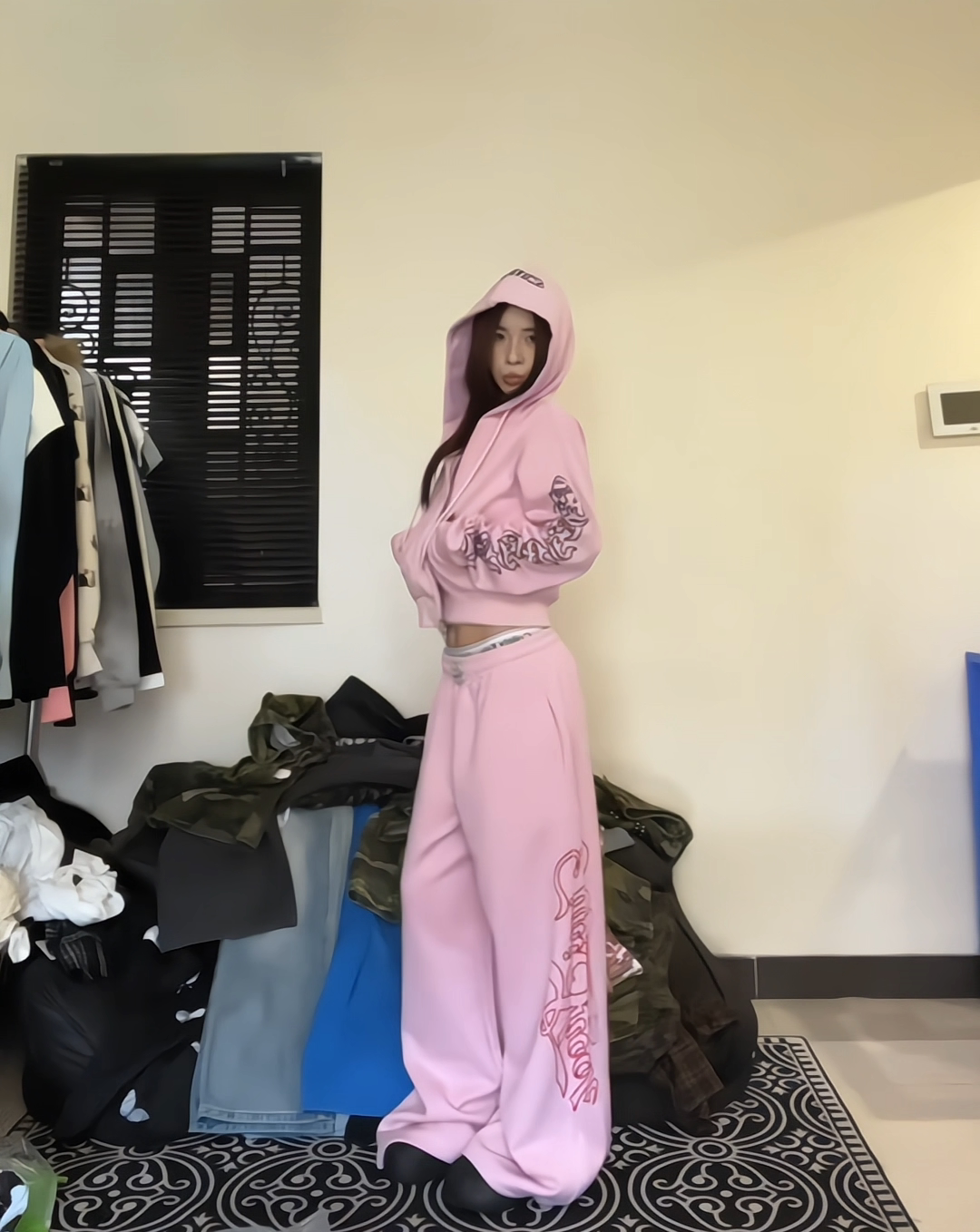 フレイムロゴ クロップドスウェットセットアップ