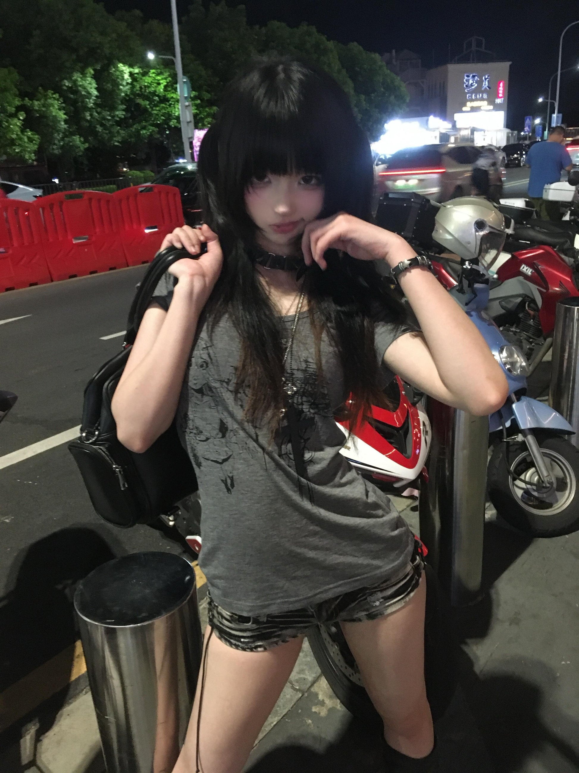 Y2KスケッチプリントタイトT