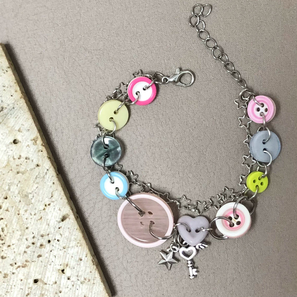 ポップボタンチェーンブレスレット