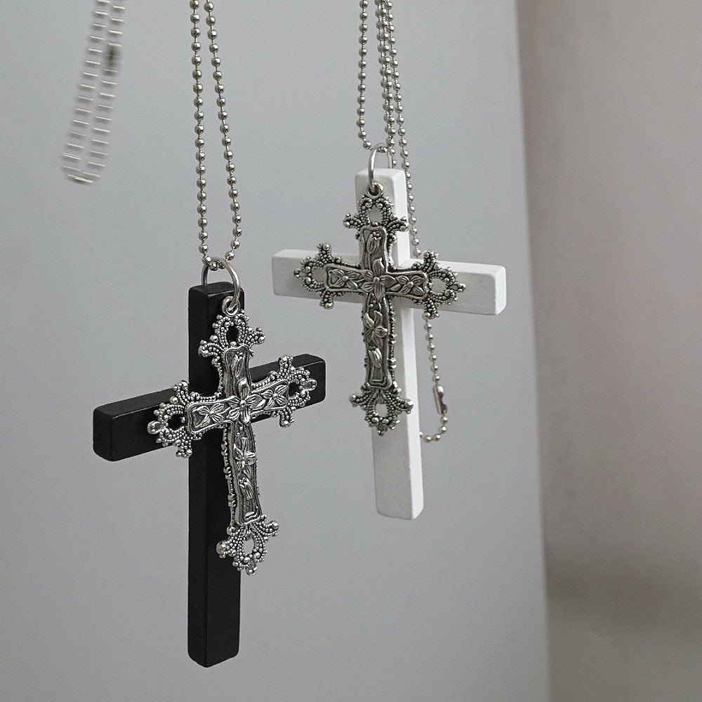 アンティーククロスペンダントネックレス