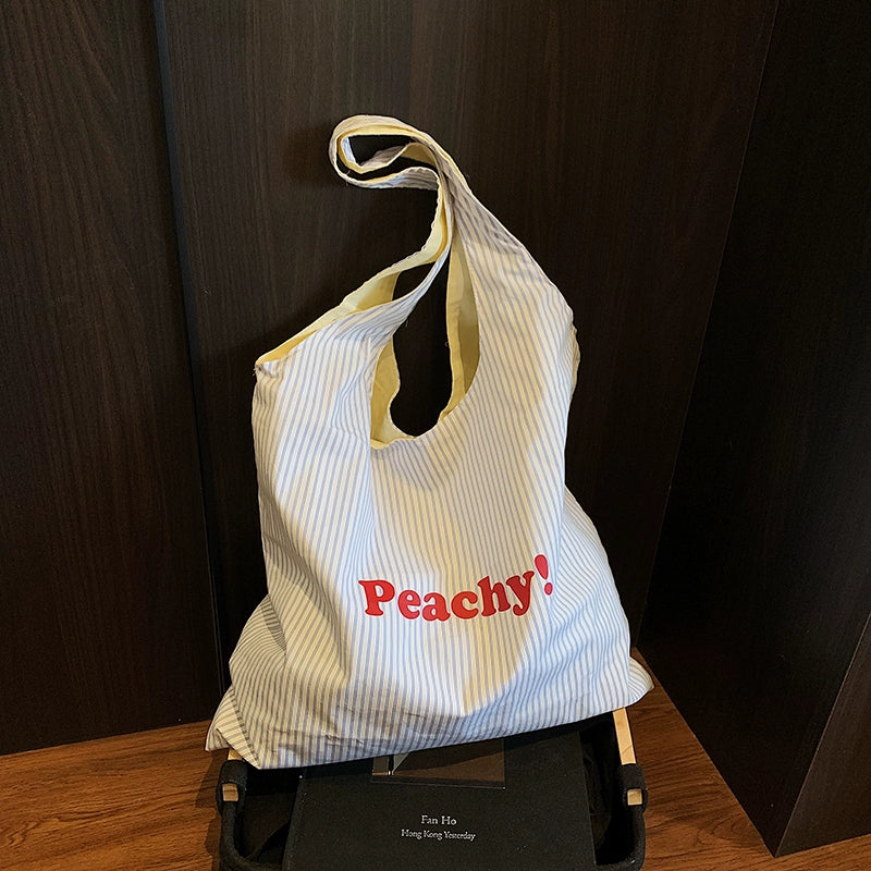 チェックロゴトートバッグ