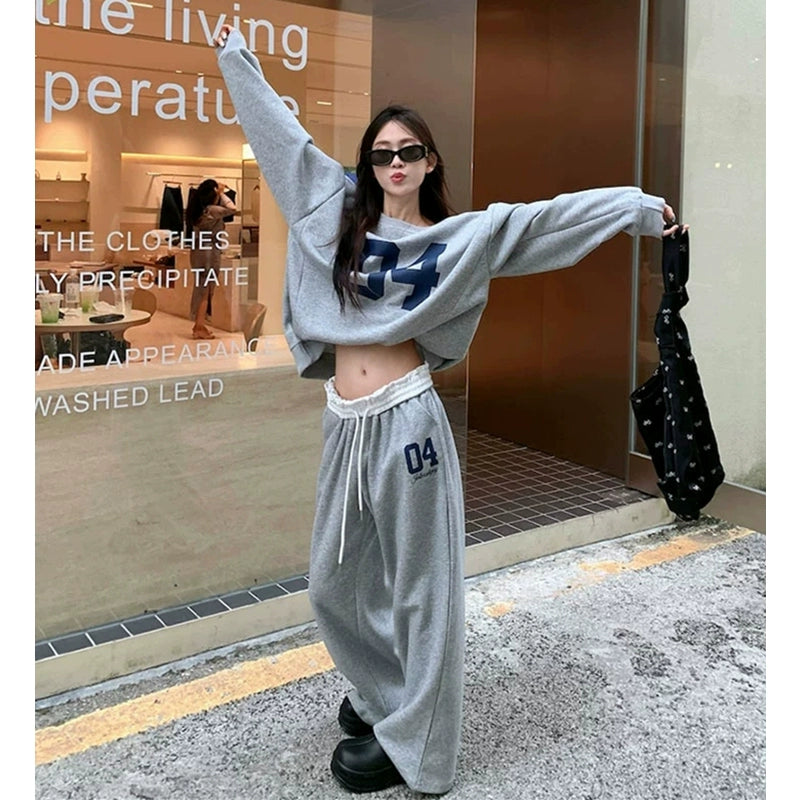 ナンバーオフショルダースウェットセットアップ KDS347 – 100StarS ナンバーオフショルダースウェットセットアップ KDS347 – 100StarS