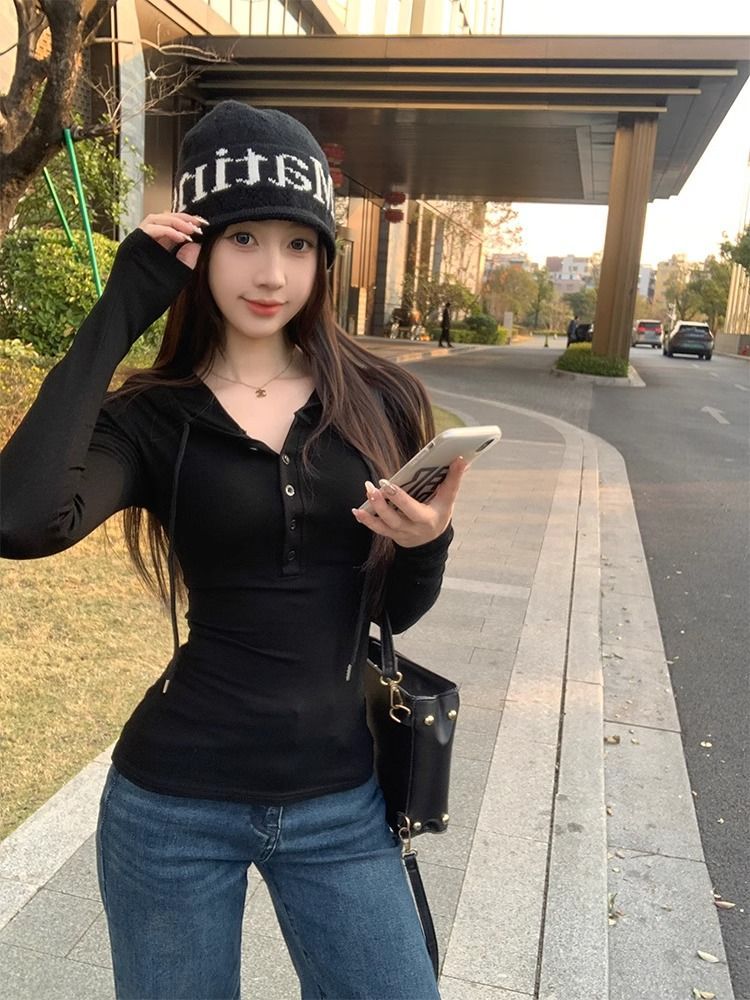 フード付きスリムフィットヘンリートップス