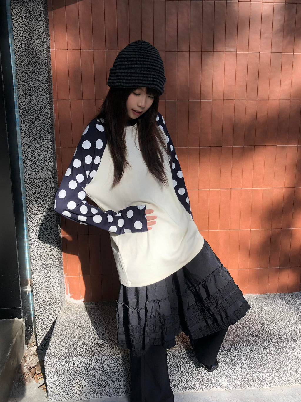 ネオガーリードットロングスリーブT