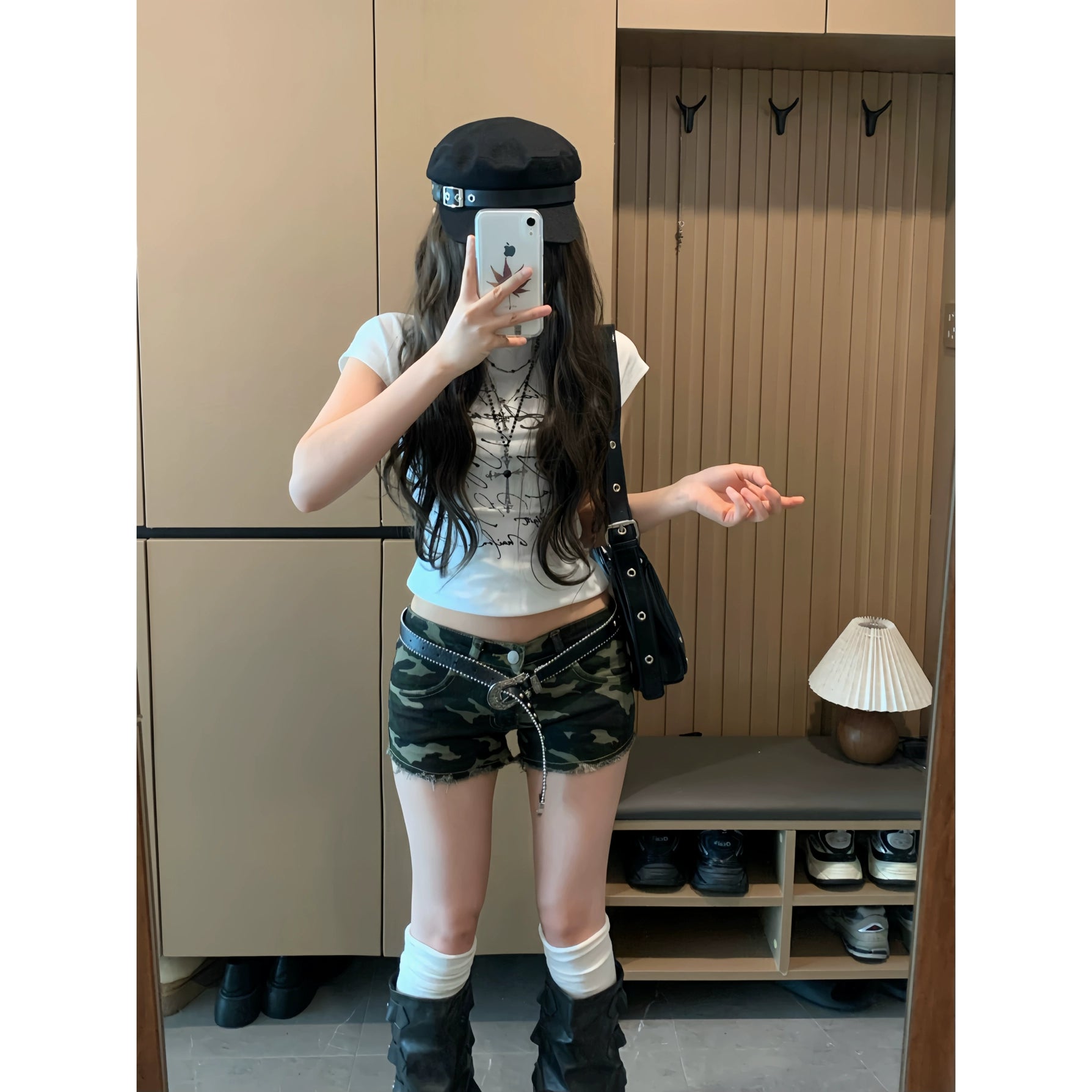 カモダメージショートパンツ
