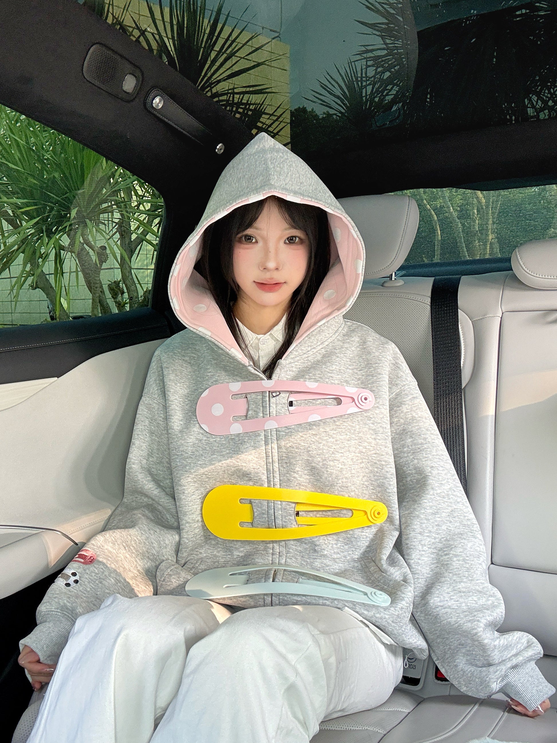 ビッグヘアピンデザインジップパーカー