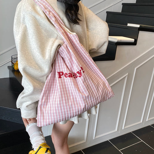 チェックロゴトートバッグ