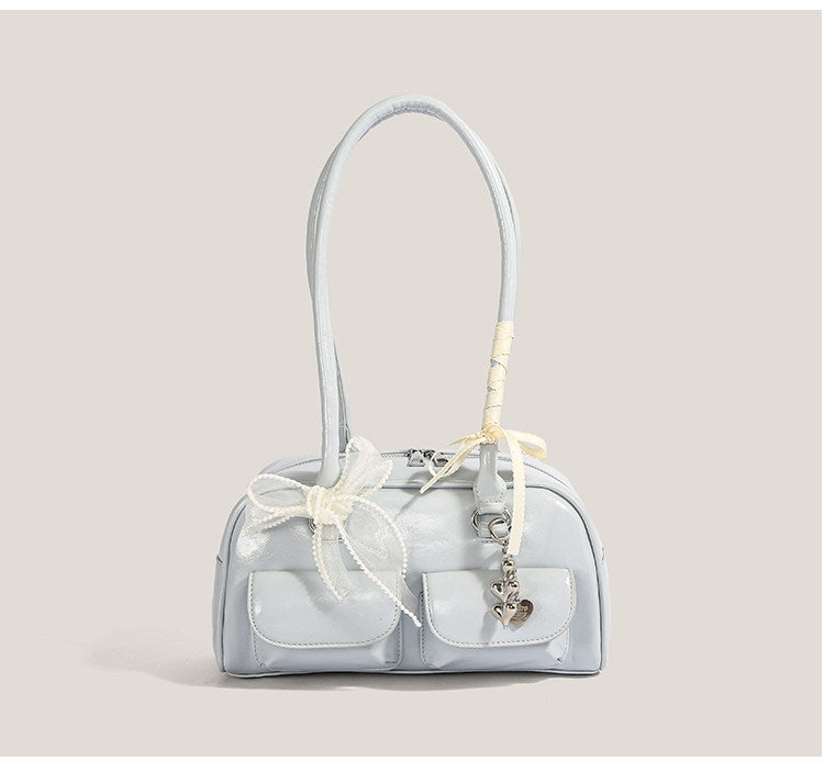 エナメルハンドバッグ