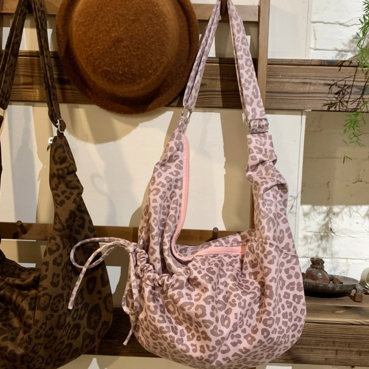 カジュアルレオパードスリングバッグ